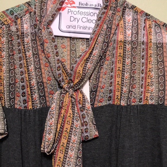 Top - Picture 2 of 4